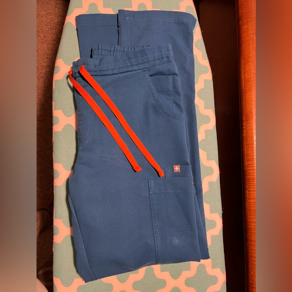 Figs XS regular length Women's Yola Skinny Scrub Pants